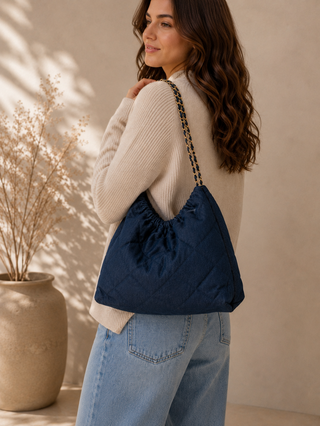 Denim donker bucket bag