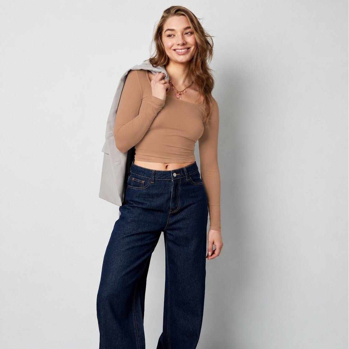 Basic Longsleeve met Vierkante Hals – bruin