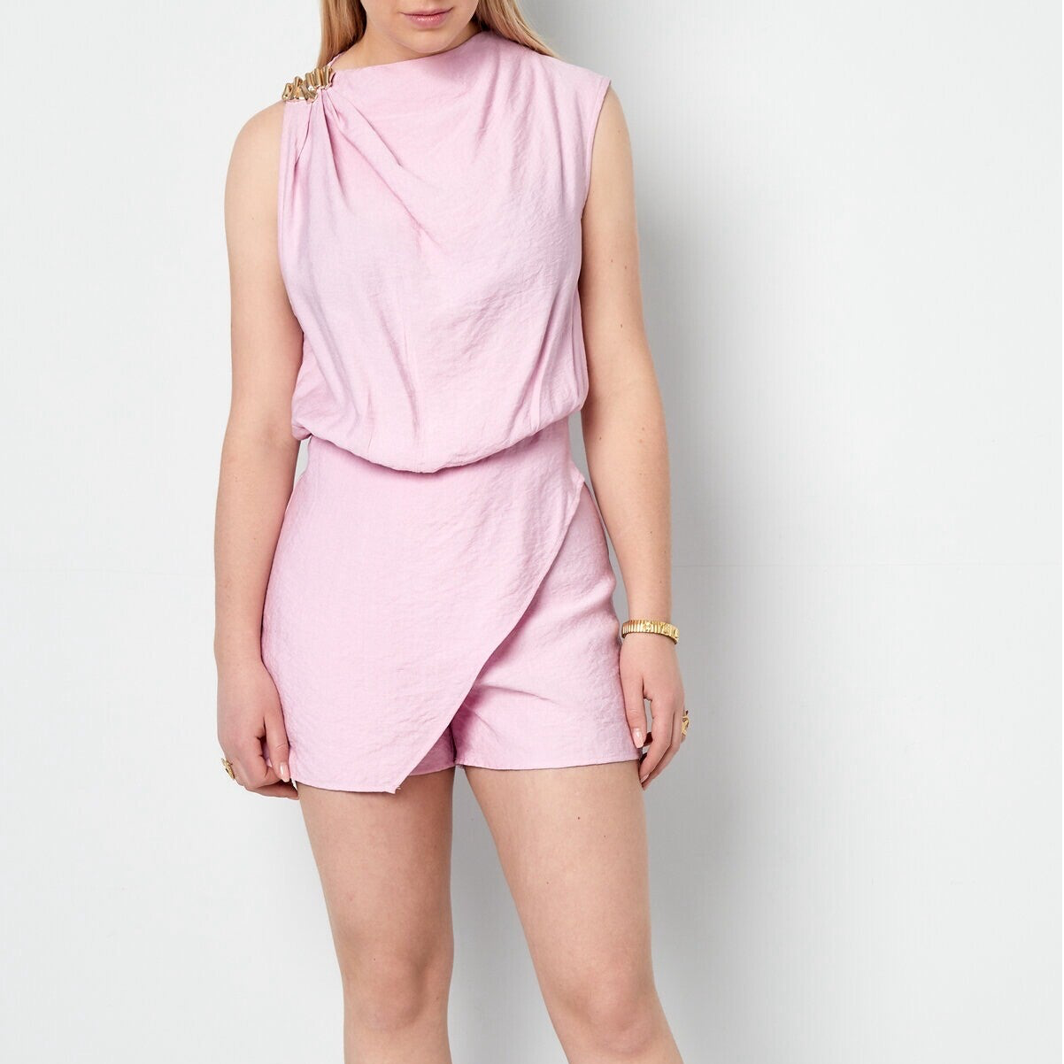 Roze Playsuit met Overslag en Goud Detail
