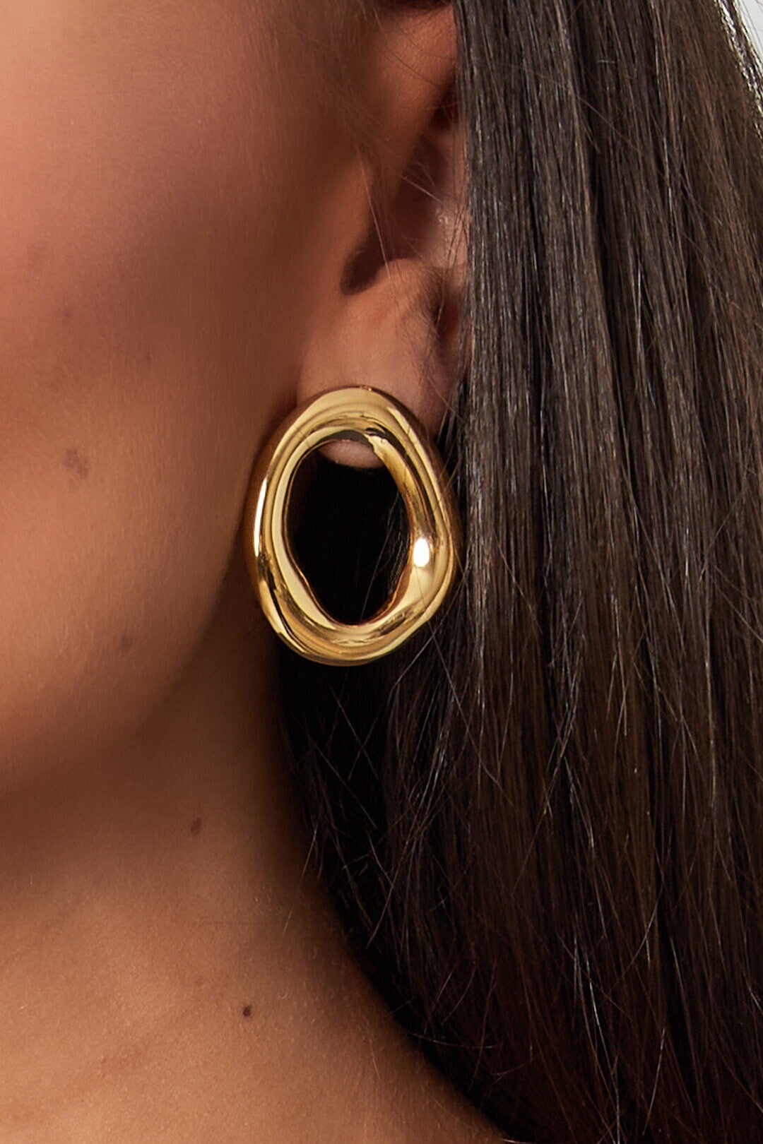 Meave studs