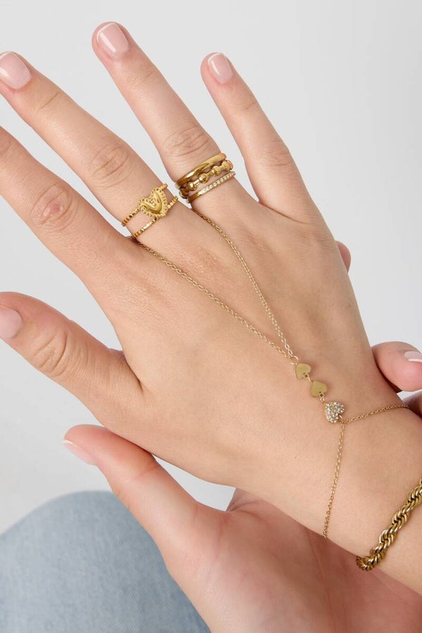 Amora Hart Ring