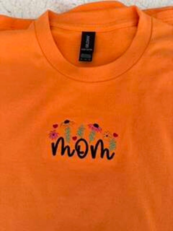 Mom tee