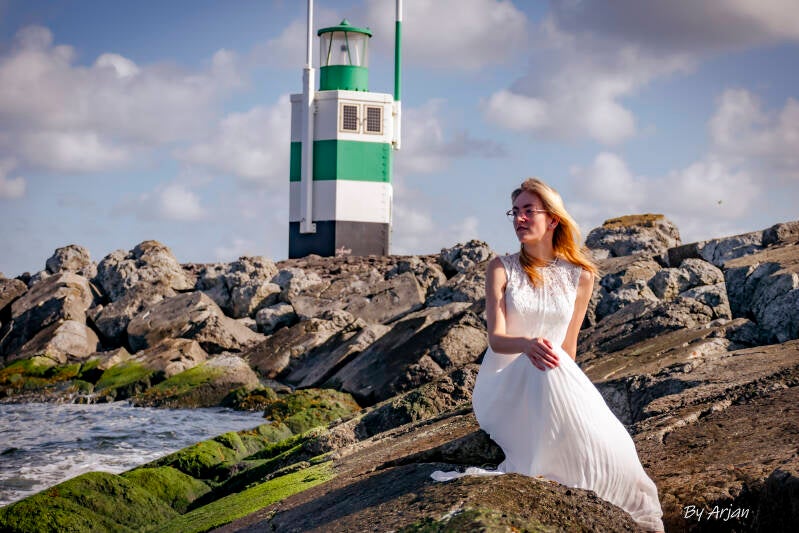 model; jurk; landschap; pier; ijmuiden
