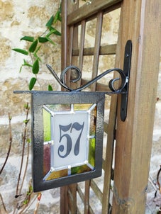 vitrail - potence - numéro - maison
