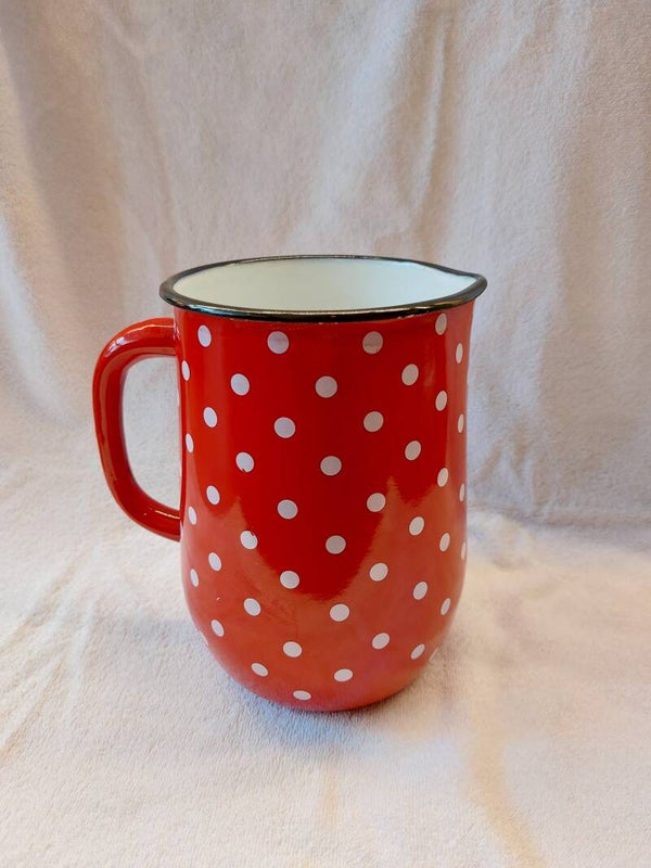 Emaille waterkan rood met witte stippen