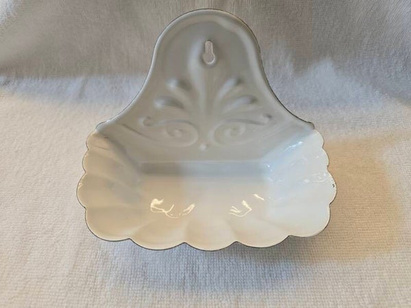 Emaille zeepbakje met golfjes wit