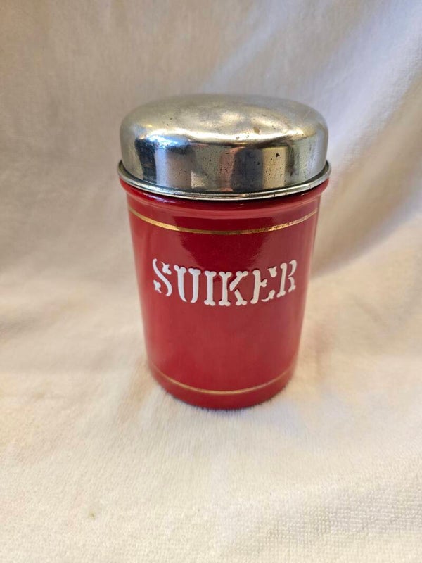 Oude emaille suikerbus rood met rode kruis letters