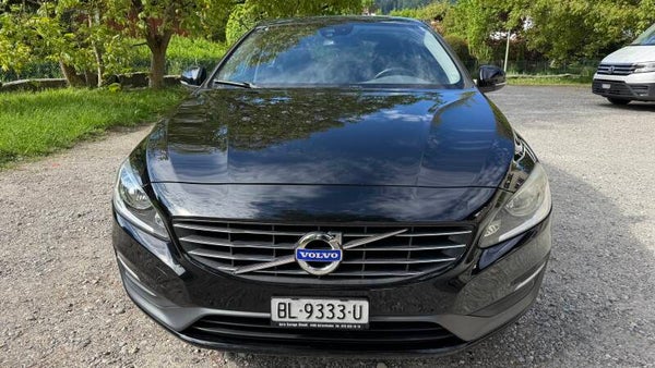VOLVO V60 D4 Momentum Geartronic