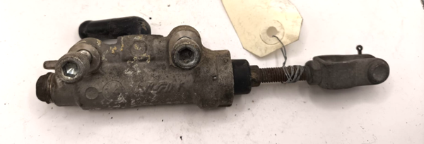 maitre cylindre de frein arriere kawasaki zrx 1200