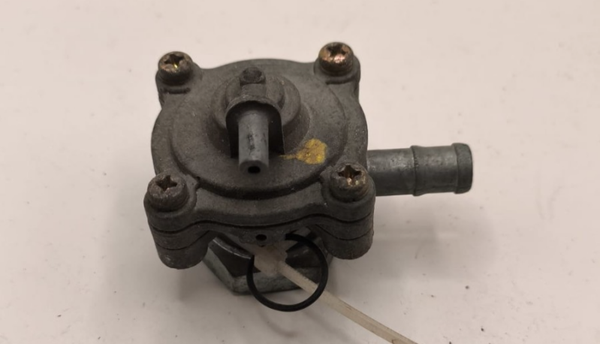 Robinet réservoir essence Honda hornet 250 2006 2007 2008