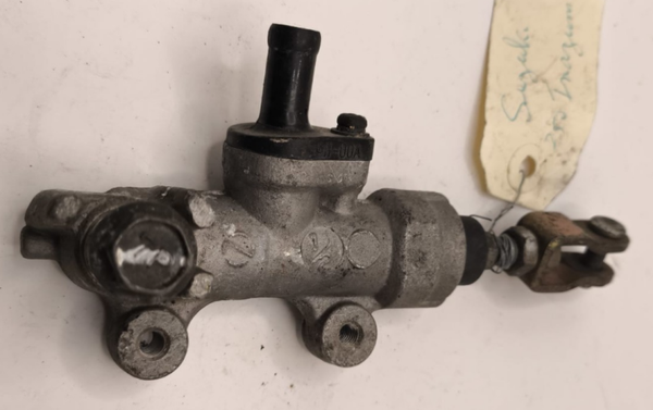 Maître cylindre de frein arrière Suzuki 250 Inazuma