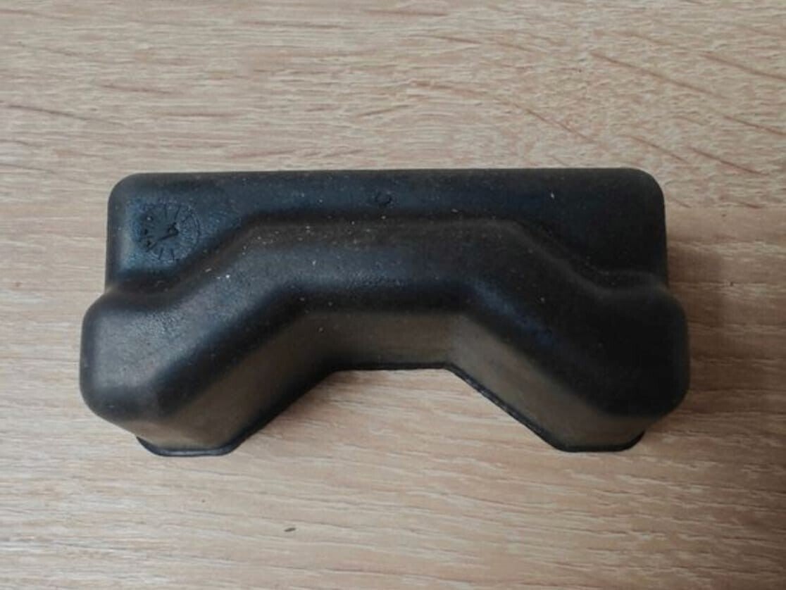 Tampon de butée de porte latérale Renault Master 2 ref 7700352470