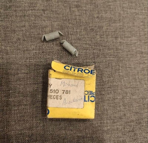 Deux ressorts Citroën Référence 75510781 Pour acadiane