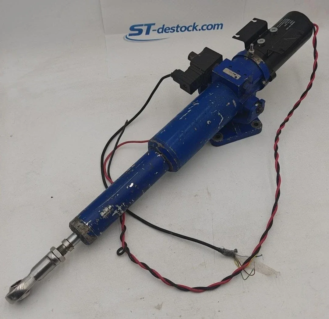 PM25R-70F-1002 Vérin hydraulique B&G Type 1 12V à réparer