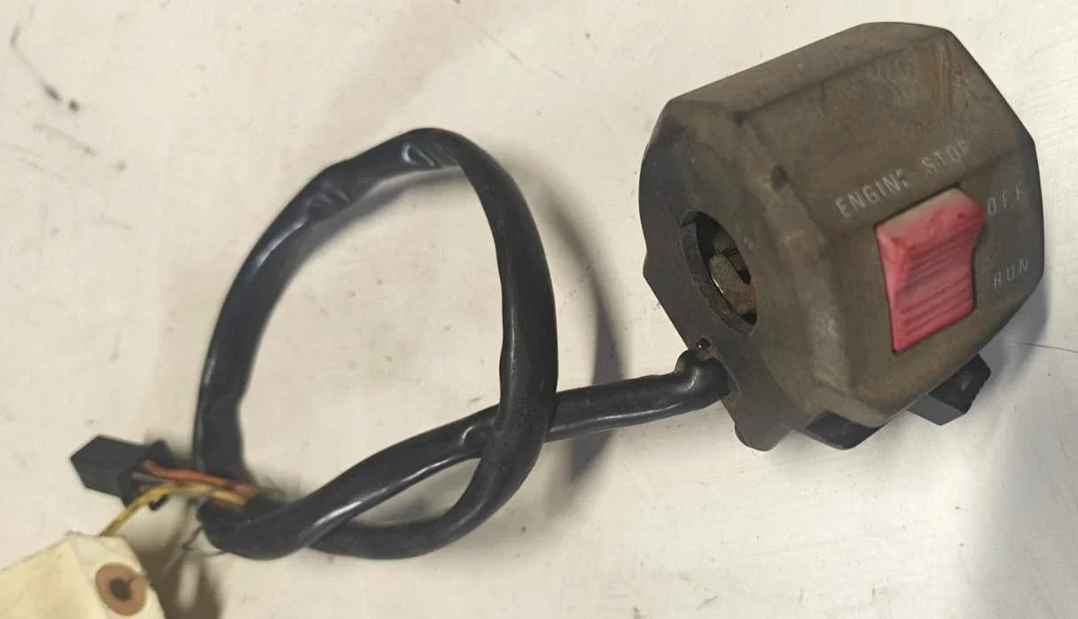 COMMODO DROIT SUZUKI 125 RG