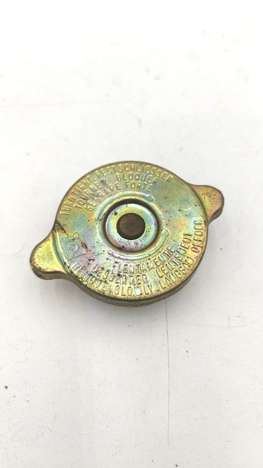 Bouchon de radiateur en métal 700 10 TH15