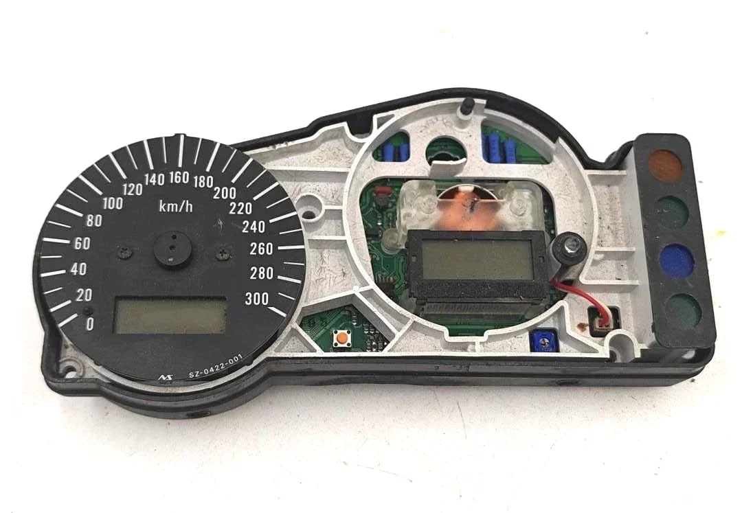 Compteur incomplet Suzuki GSXR 750 pour pièces