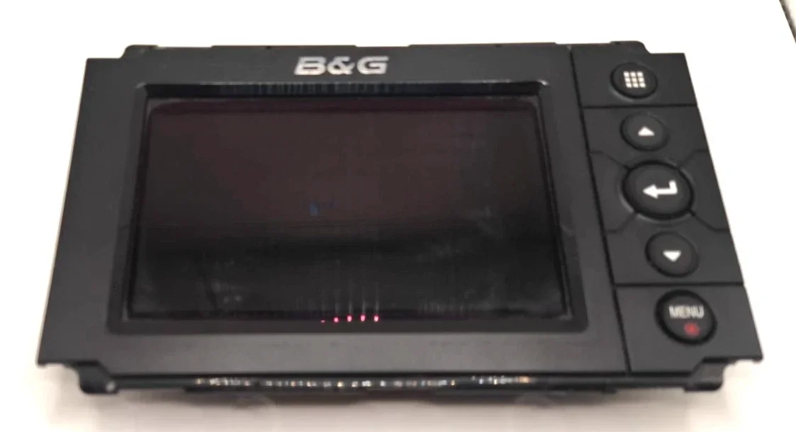 face avant de B&G H5000 avec écran