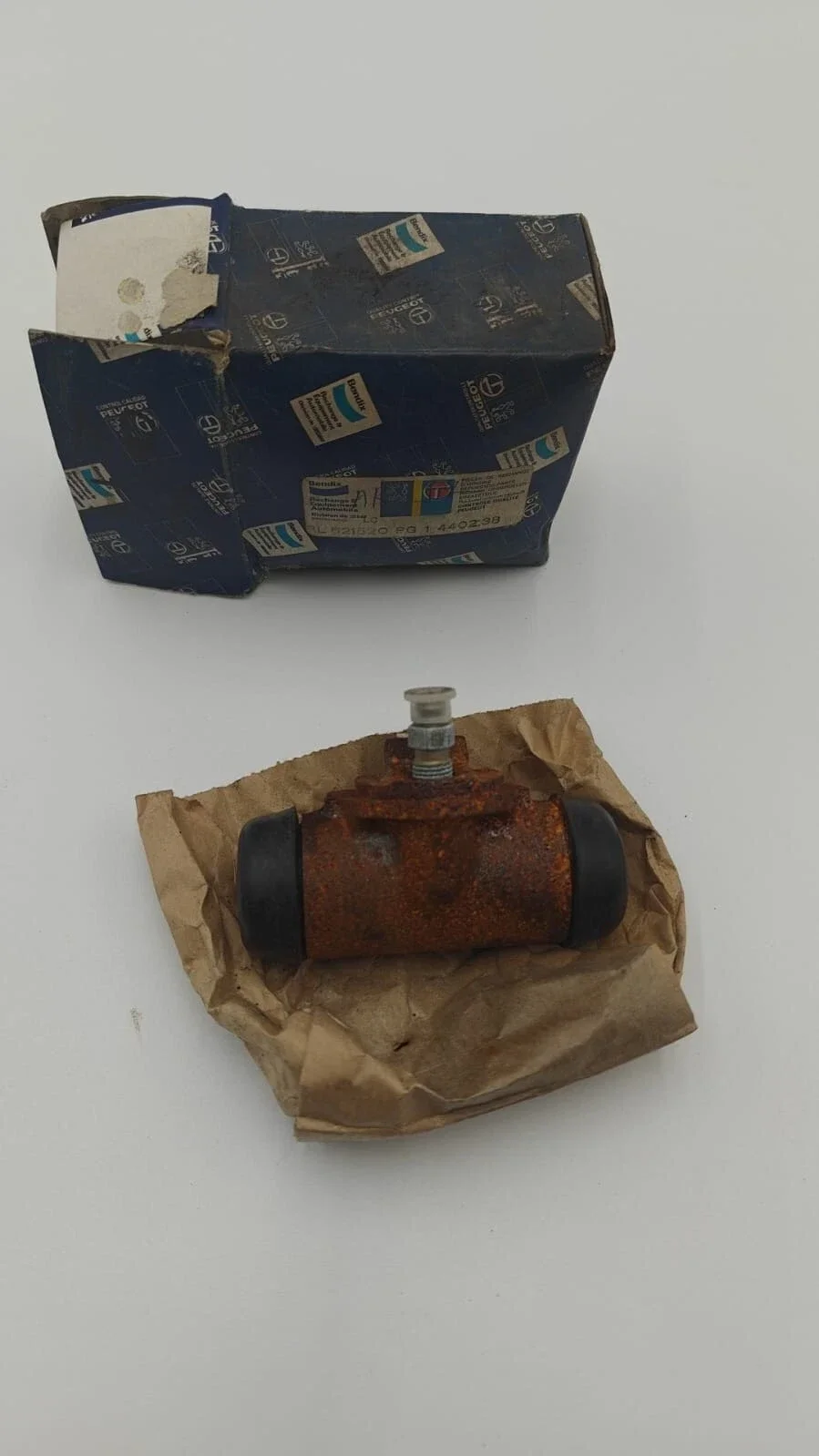 Cylindre de roue arrière Peugeot J7 RL 621520 PG14402138