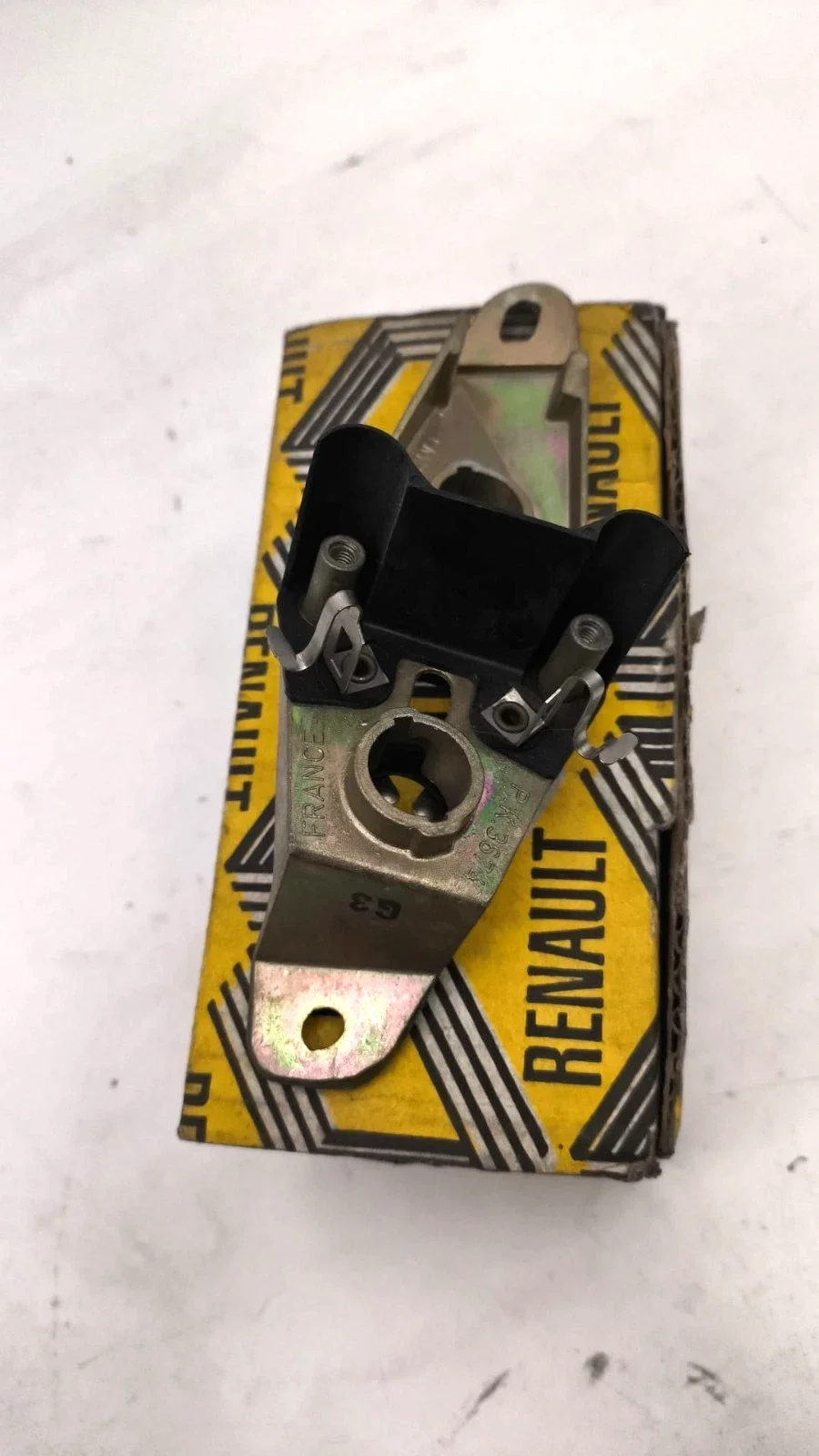 7701030562 -Renault 4 R4 platine de feux arrière droit