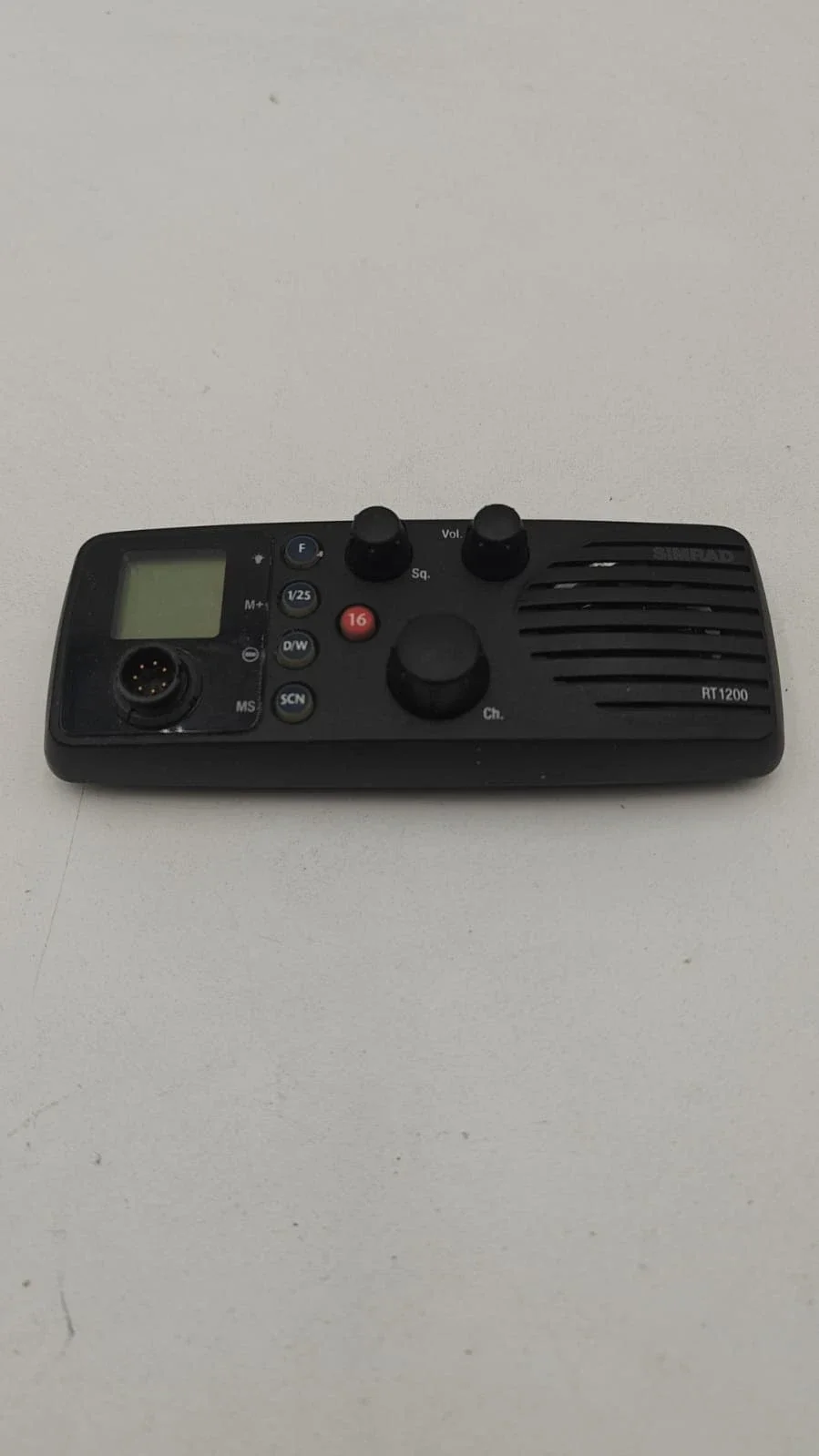 VHF Simrad RT1200 pour pièces