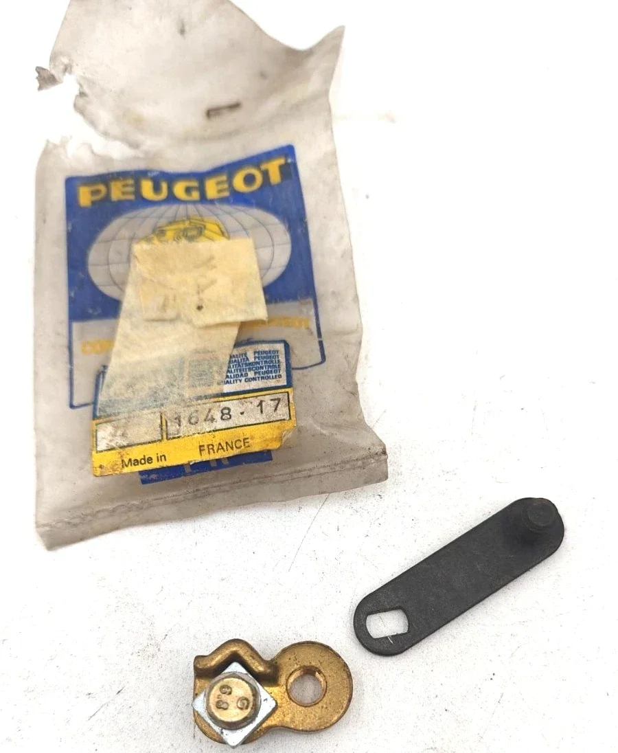 Serre-câble d'accélérateur pour: Peugeot: 504 Diesel XD88, XD90, XD2 ref 1648.17