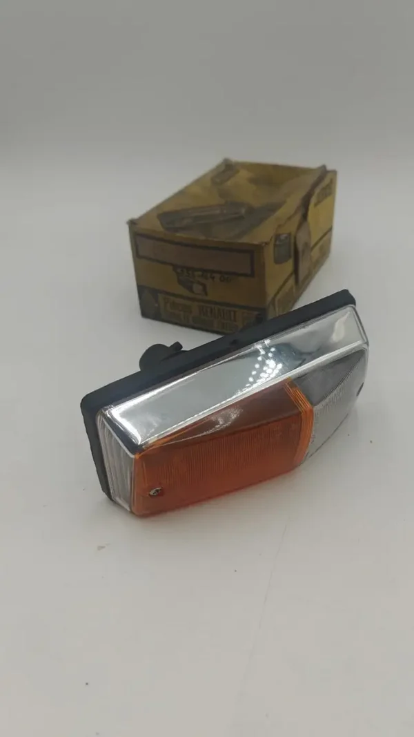 FEU VEILLEUSE CLIGNOTANT AVANT GAUCHE CIBIE 3076B POUR RENAULT 16 R10