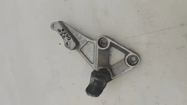 platine support repose pied avant droite 750 GSX-R srad