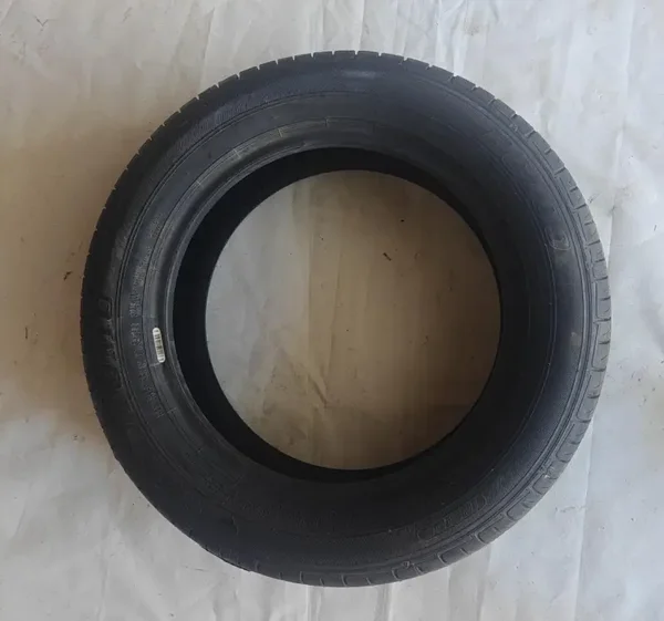 Pneu neuf 175/65R15 84T Sumitomo Tyres BC100