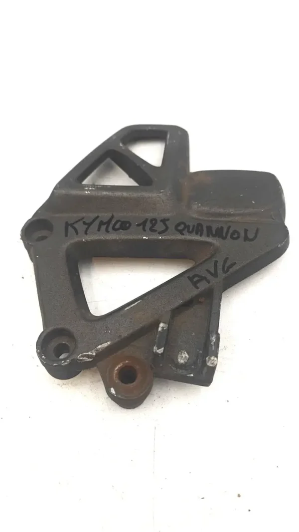 Platine repose pied avant gauche Kymco 125 quannon