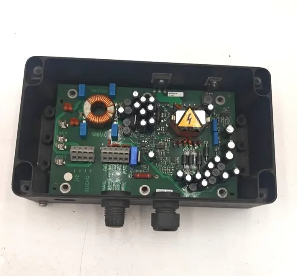 Simrad 108.0700.001 Boîte d’alimentation RS4050 non testé pour pièces