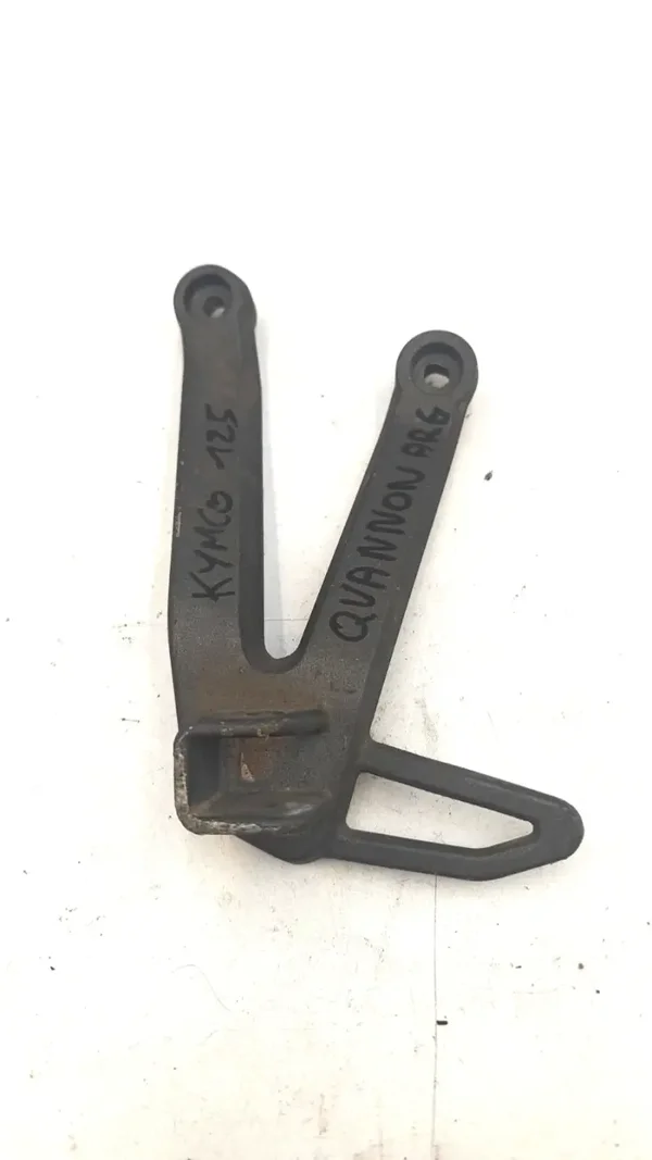 Platine repose pied arrière gauche Kymco Quannon