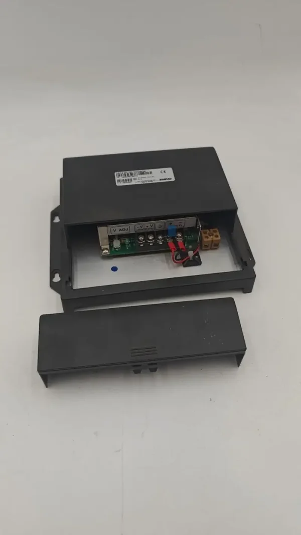 24/12 dc-dc converter Simrad pour pièces ou a réparer
