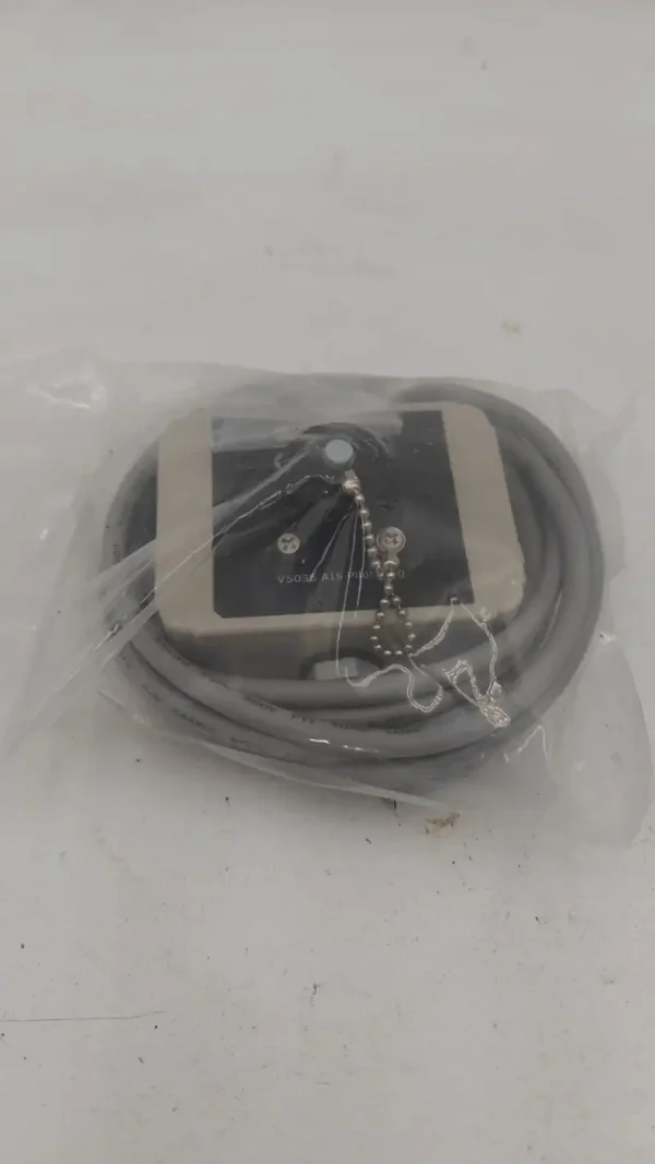 Simrad 000-12325-001 Fiche pilote AIS pour V5035