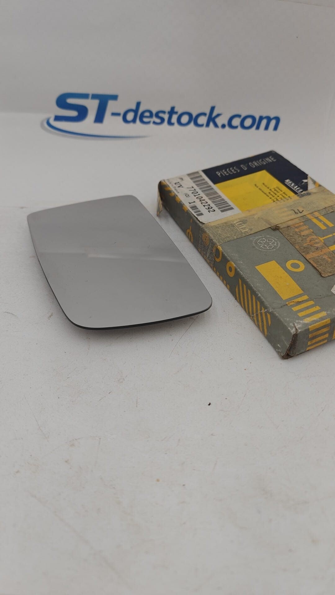 Glace de retroviseur gauche pour Renault Express 7701042292