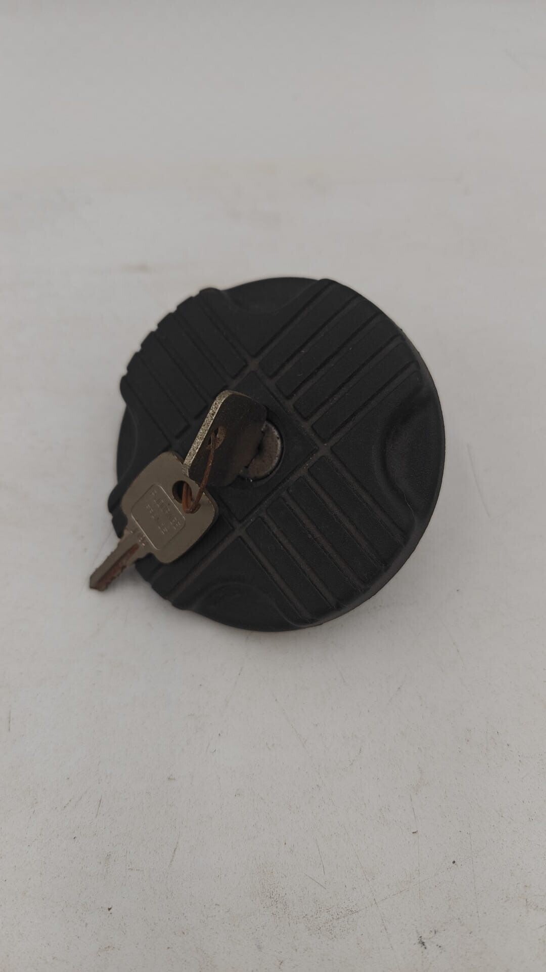 Bouchon de réservoir Peugeot 104 205 305 avec 2 clés