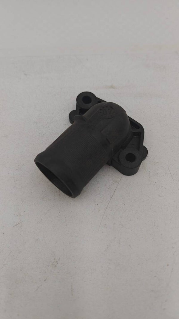 Pipe sortie pompe à eau Renault 8200702755 Clio Twingo Sandero Kangoo