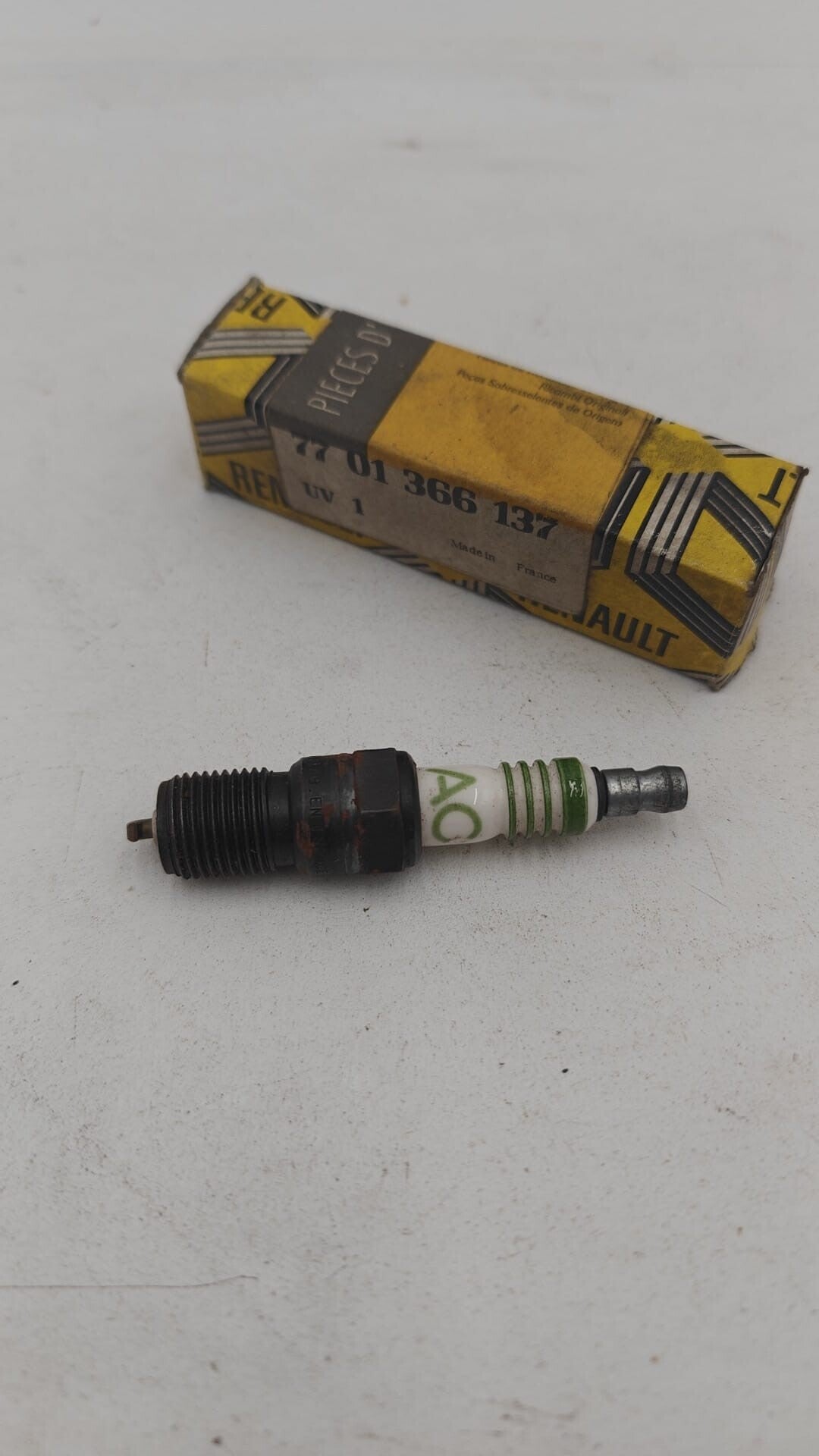 Bougie d'allumage7701366137 Renault pour 124 305 190 104 G 205 304 Visa 505