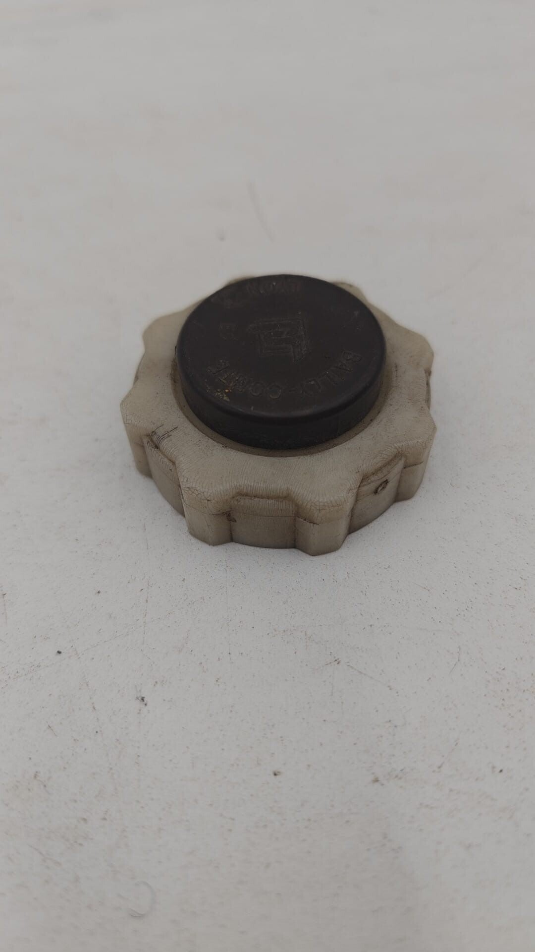 Bouchon Vase d'Expansion Captur Clio Espace Kangoo Mégane Mégane R19 7700805031