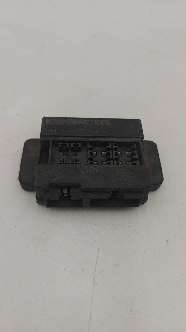 UN BOITIER PORTE SUPPORT DE FUSIBLE KAWASAKI