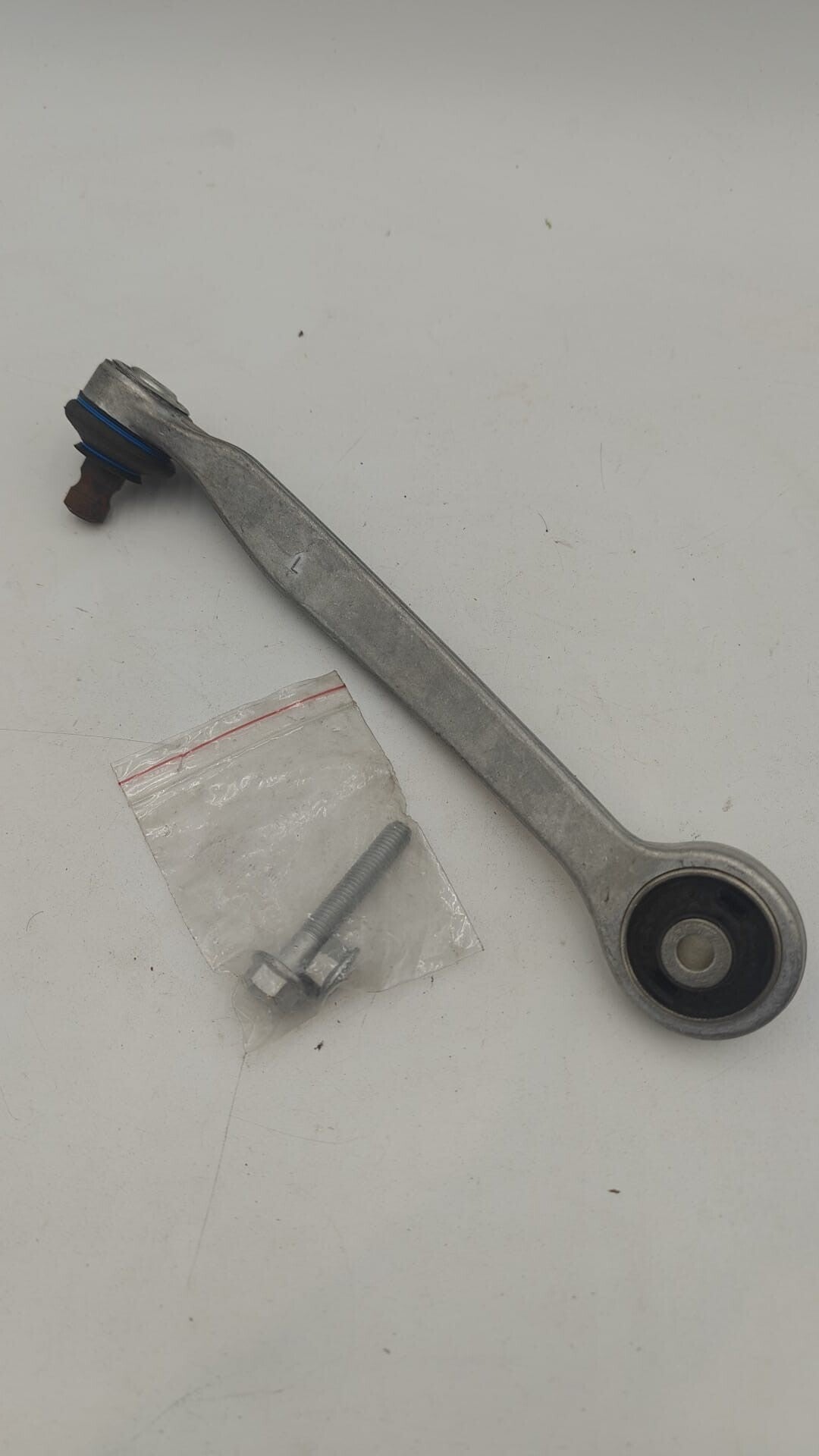 Bras de suspension MOOG VO-TC-4000 essieu avant, gauche, avant