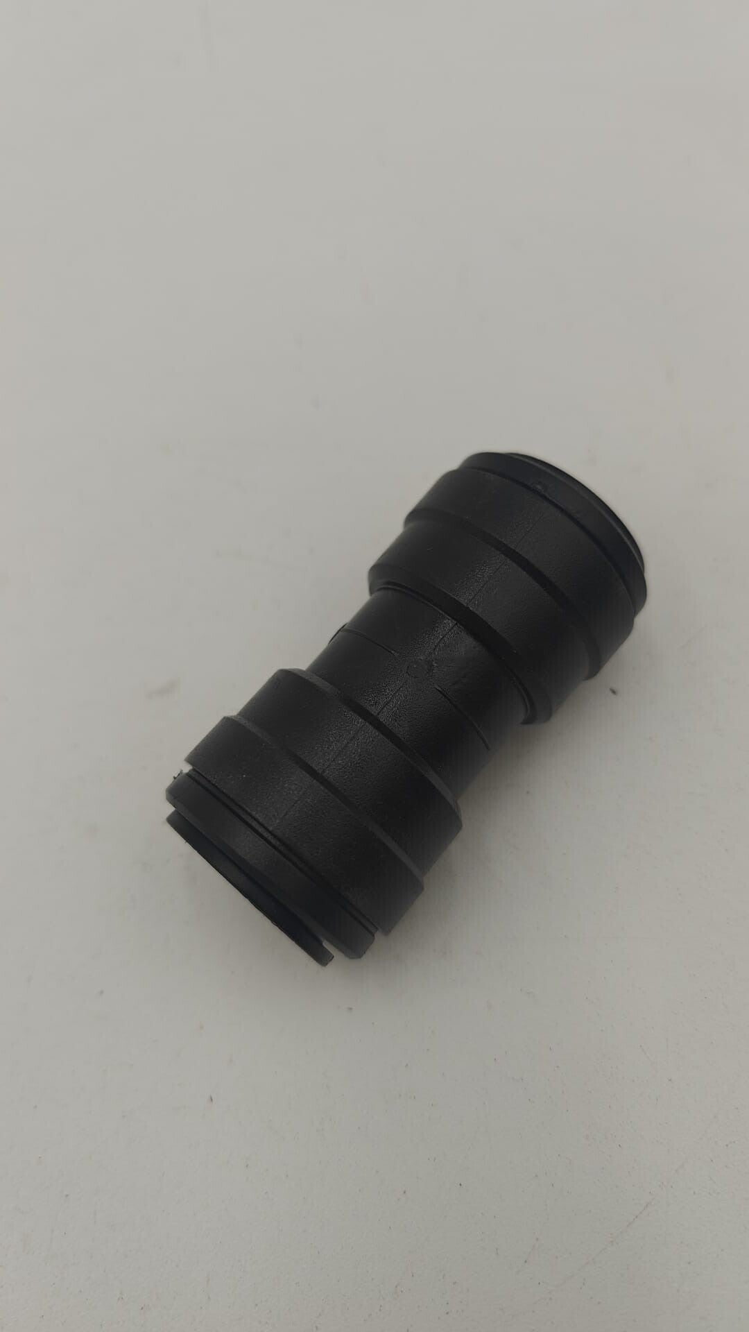 RACCORD POUR TUBE DE PULVÉRISATEUR RÉF. RG00061053 - KVERNELAND