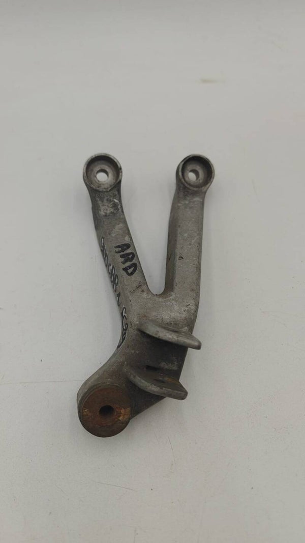 Platine repose pied arrière droit Honda 900 CBR SC29
