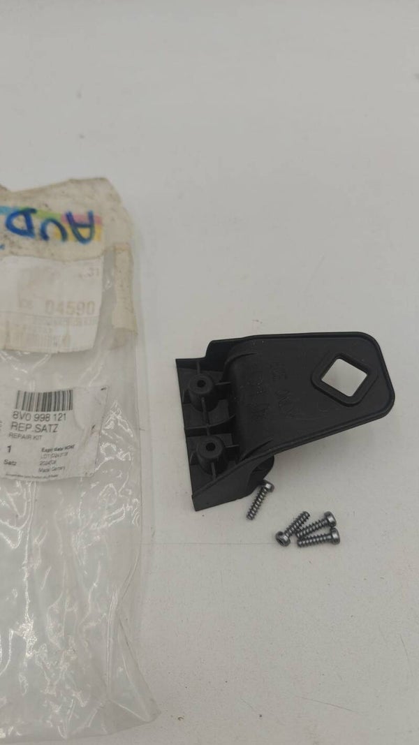 Patte de réparation phare Audi 8V0998121