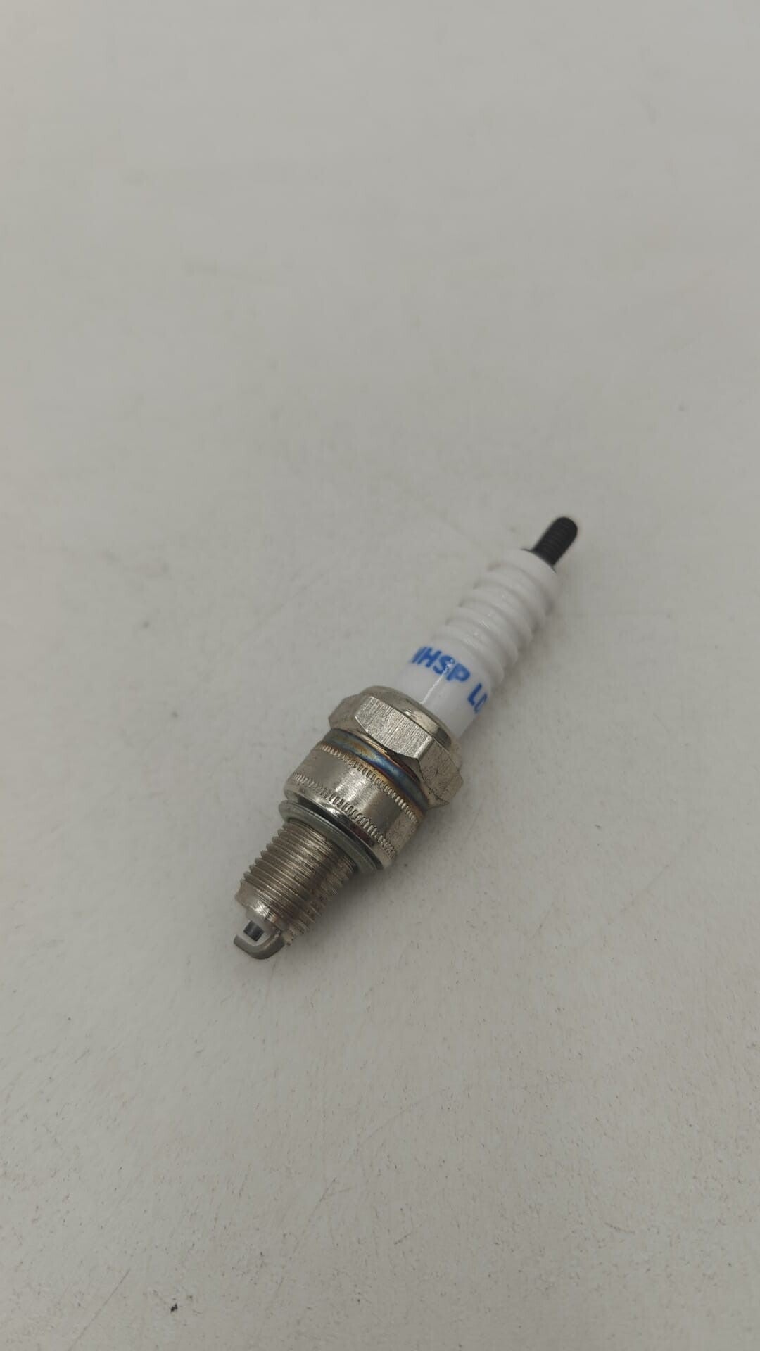 Bougie d'allumage A7TC ZIPP Quantum 4T KYMCO LIFAN GY6 152QMI, GY6 157QMI 110...