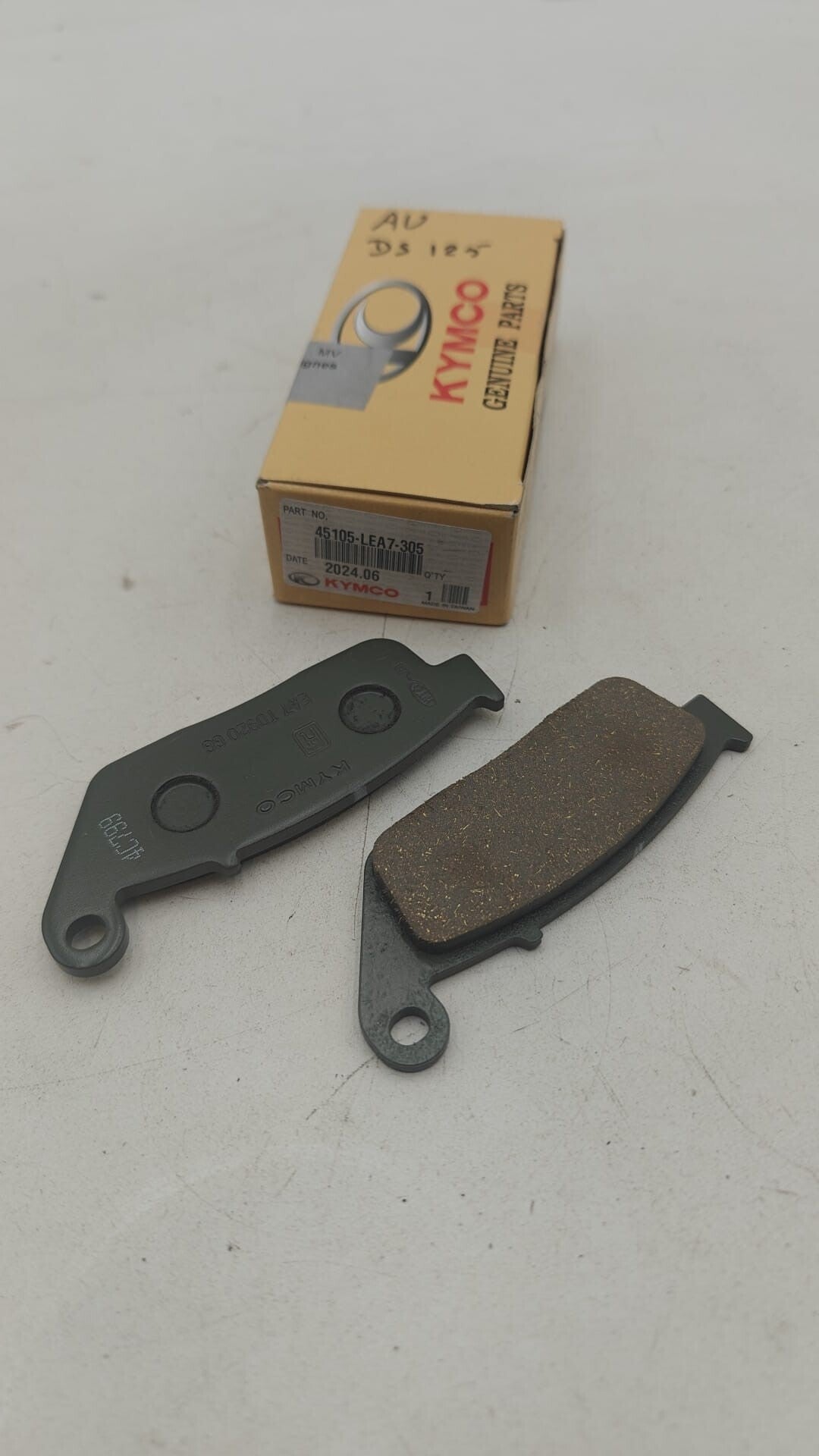 PLAQUETTES PLAQUETTE DE FREIN 45105-LEA7-305 KYMCO 125 300 DINK STREET X CITING