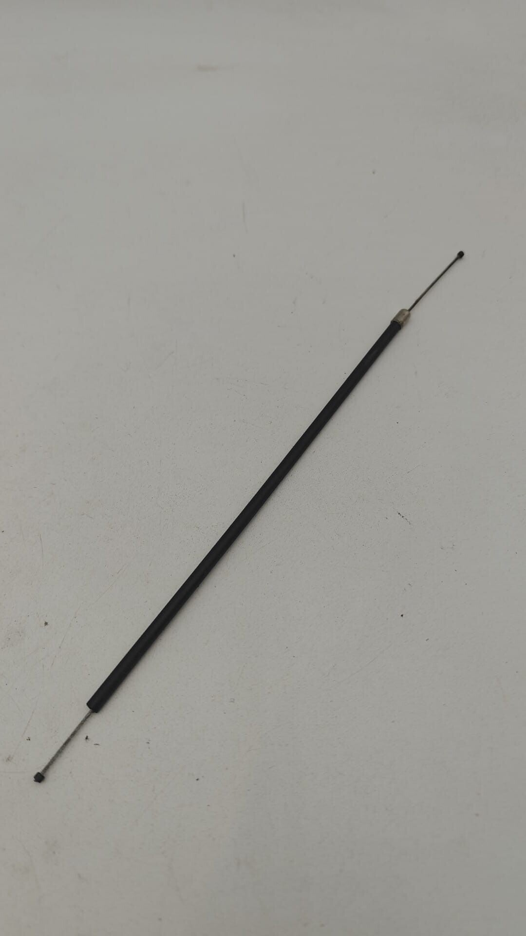 CABLE/COMMANDE/TRANSMISSION DE GAZ (REPARTITEUR AU CARBURATEUR) ORIGINE PIAGGIO 50 GSM, RK 2005< -812957