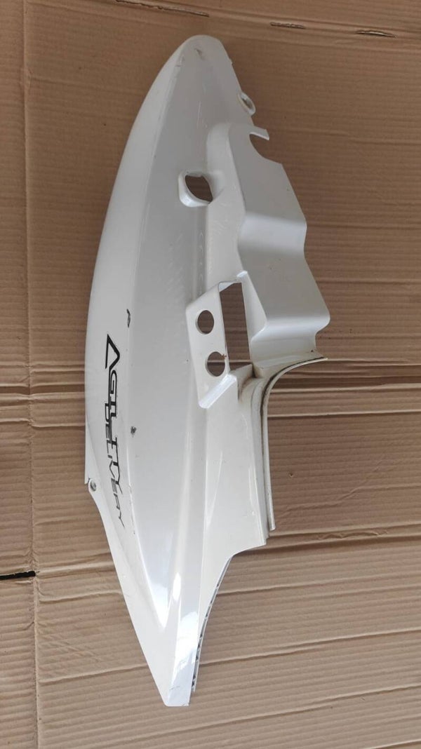 Coque arrière droite origine pour Scooter Kymco 50 Agility 83500-LCB9-C000-CK