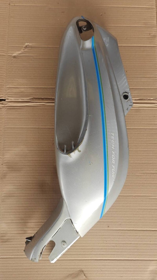 Carénage flanc de selle Piaggio typhoon