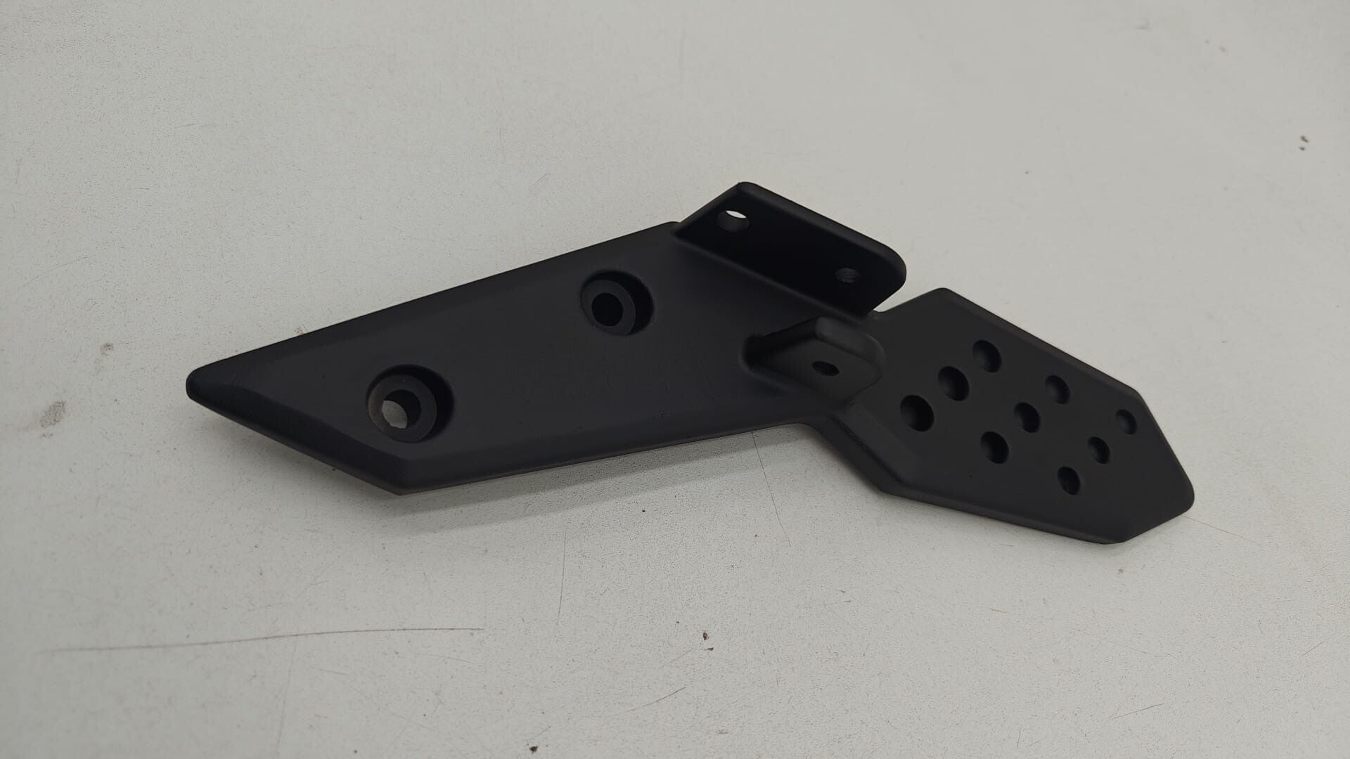 Support de repose pied gauche KYMCO - 50712-LEJ2-E10-NEA